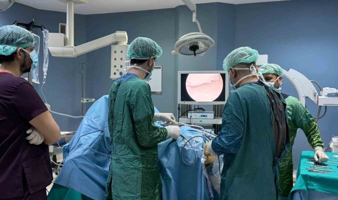 Adıyaman’ın Kahta Devlet Hastanesi’nde uzun süredir yapılamayan artroskopik menisküs ameliyatı