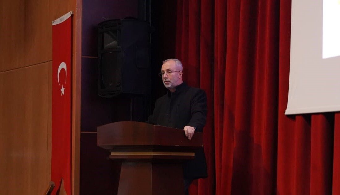 Adıyaman’ın Kahta ilçesinde Ramazan ayı dolayısıyla düzenlenen söyleşi programında Dr.