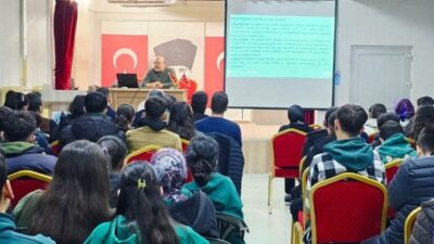 Konya’nın Karapınar ilçesinde, lise öğrencilerine bilim söyleşisi düzenlendi. Karapınar Şehit