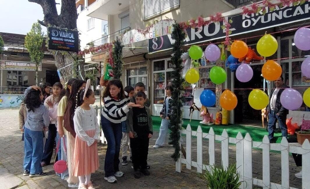 Aydın’da Ramazan Bayramı çeşitli etkinliklerle kutlanırken, Efeler İlçesi’ne bağlı Kardeşöy