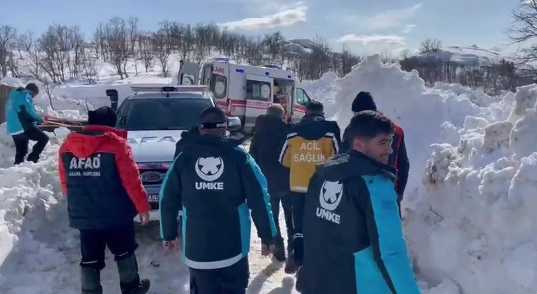 Tunceli’de göğüs ağrısı şikayeti bulunan bir vatandaşa zorlu kış şartlarına
