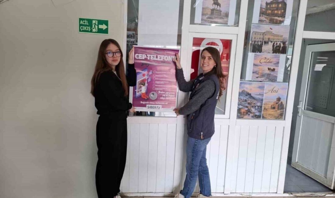 Kars’ta 120 öğrenciye siber suçlar ve akran zorbalığı anlatıldı. Kars