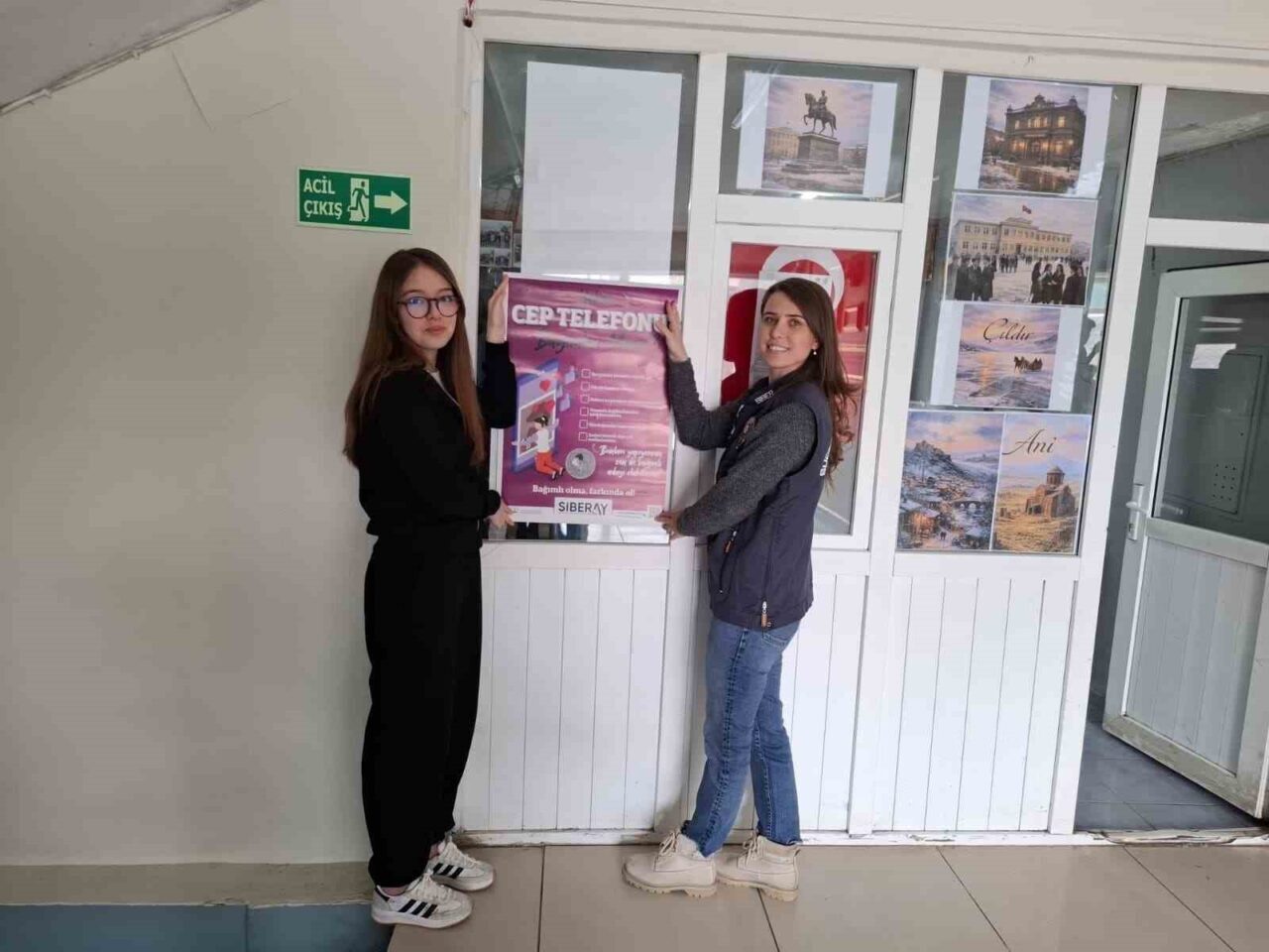 Kars’ta 120 öğrenciye siber suçlar ve akran zorbalığı anlatıldı. Kars