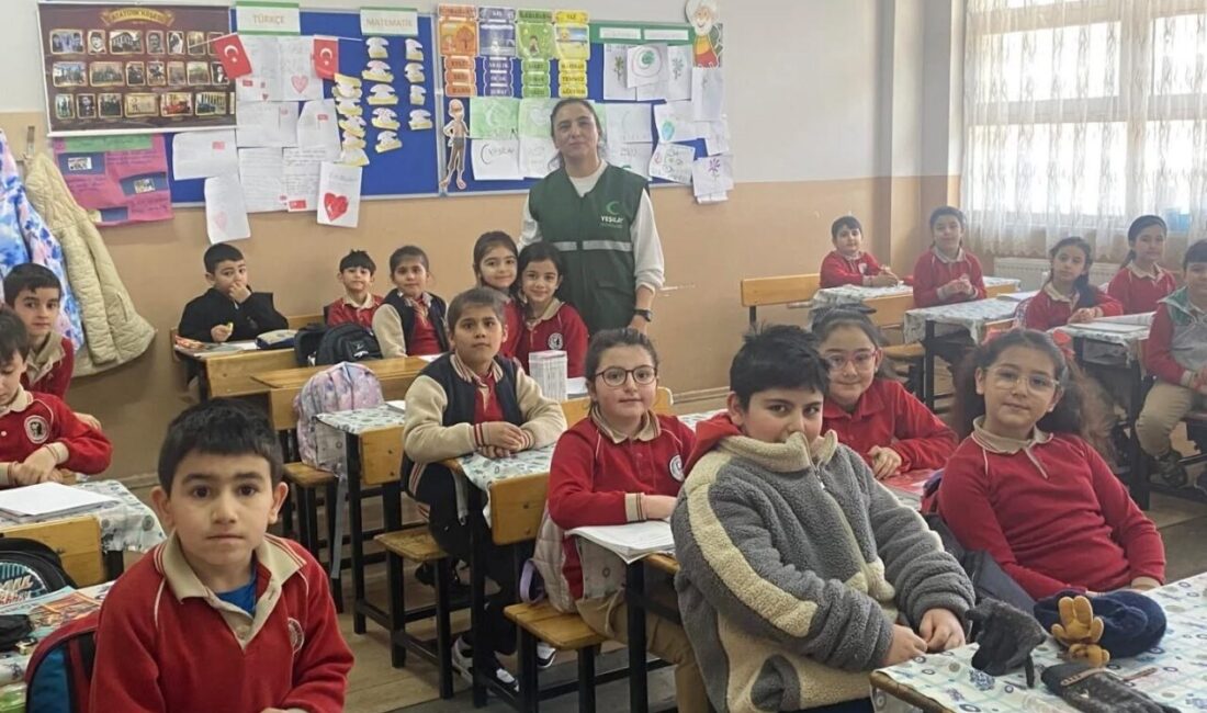 Yeşilay Kars Şubesi tarafından “Bağımsızlık Yılı” kapsamında düzenlenen “Benim Kulübüm