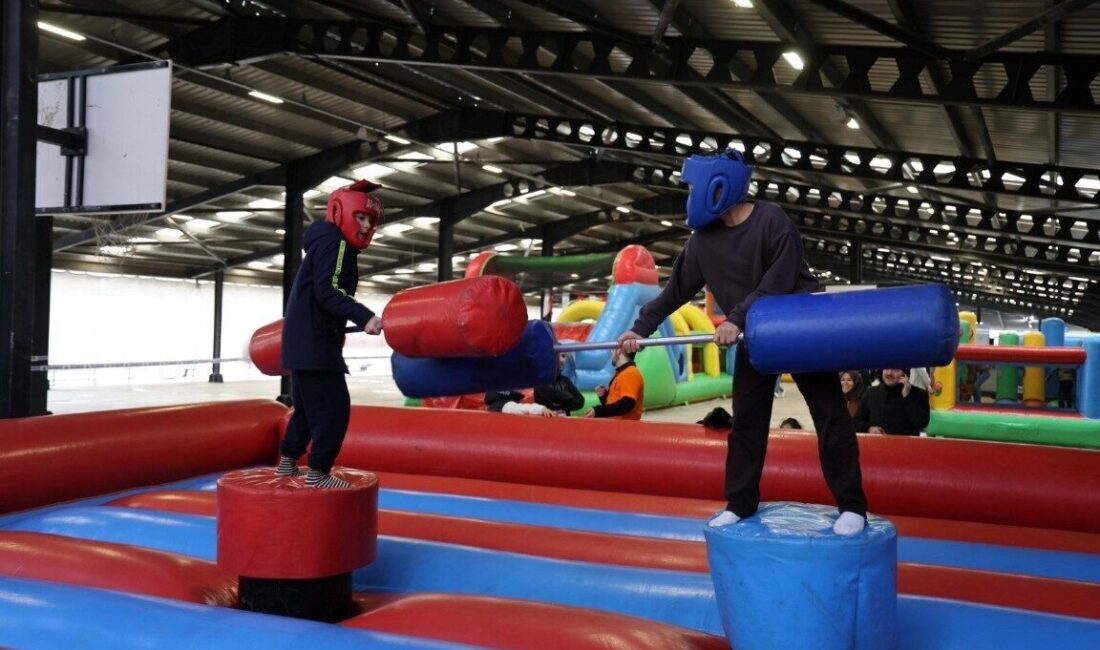 Kartepe’de Ramazan Bayramı dolayısıyla düzenlenen etkinliklerde çocuklar gönüllerince eğlendi. Kartepe