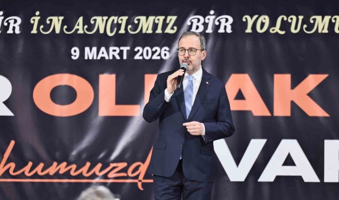 AK Parti İzmir Milletvekili Dr. Mehmet Kasapoğlu, İzmir’de düzenlenen iftar