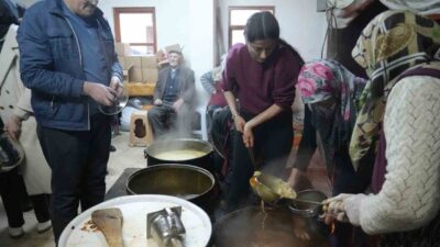 Kastamonu’da bulunan Şeyh Ahmet Türbesi’nde 8 asırdır arife günleri ve