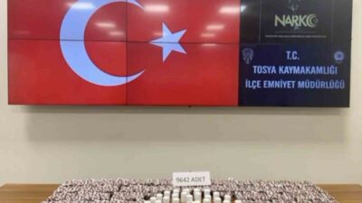 Kastamonu’da polis ekipleri tarafından bir araç ve şüpheli üzerinde yapılan