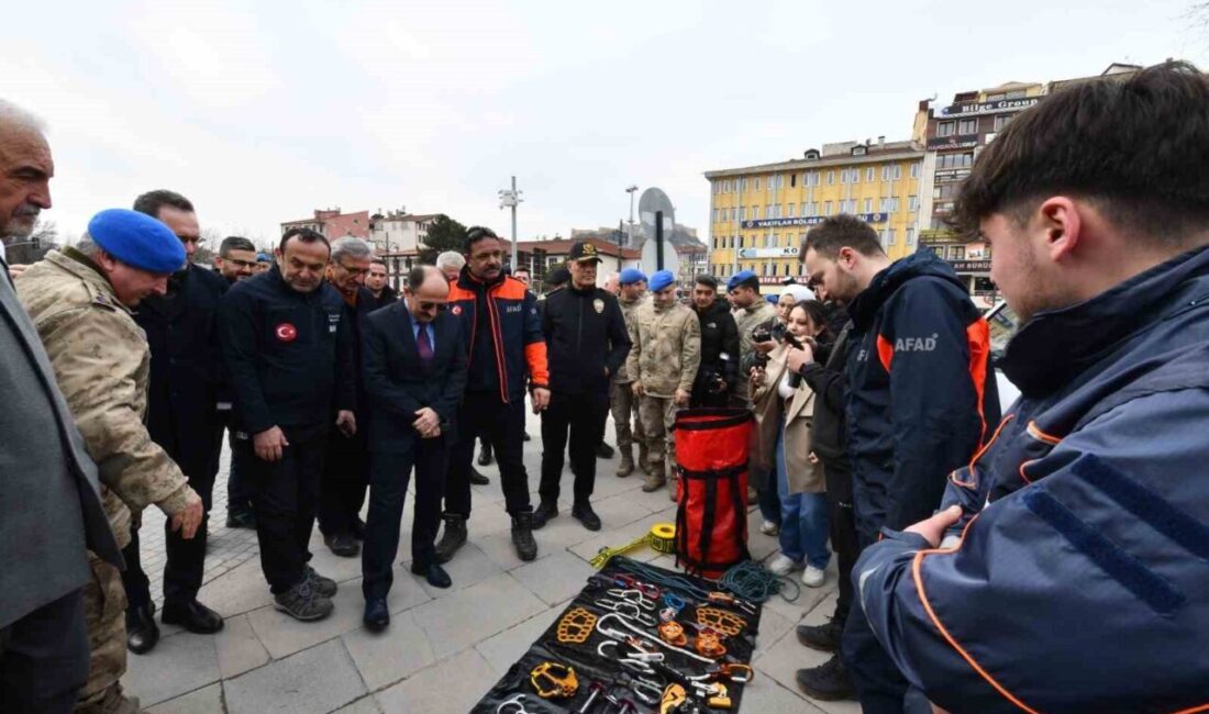 Kastamonu’da 1-7 Mart Deprem Haftası kapsamında, arama ve kurtarma ekiplerinin