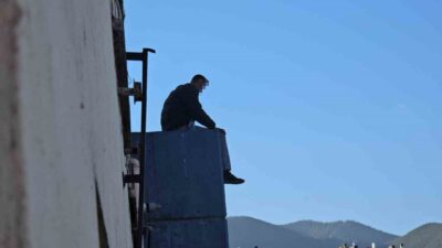 Karabük’ün en işlek noktalarından biri olan Kemal Güneş Caddesi’nde elindeki