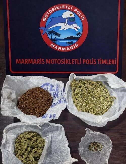 Muğla’nın Marmaris ilçesinde kavga ihbarına giden polis ekiplerinin dikkati, torbalarca