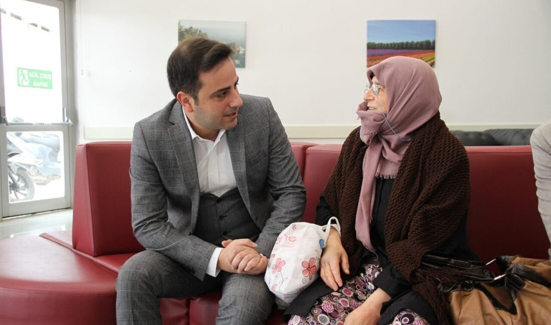 Manisa’nın Kula Kaymakamı Talha Altuntaş, Ramazan Bayramı dolayısıyla kurum müdürleriyle