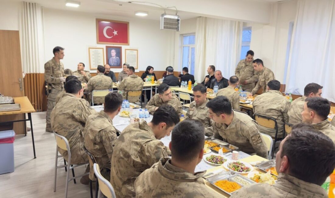 Kemaliye Kaymakamlığı tarafından Ramazan ayı dolayısıyla düzenlenen iftar programı kapsamında,