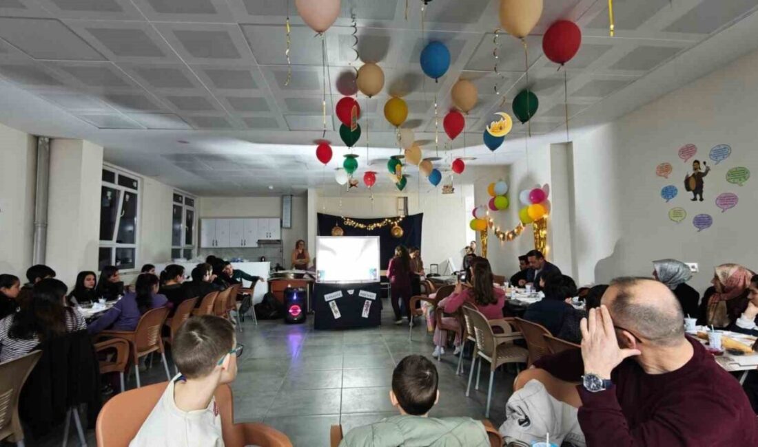 Sarıgöl Kaymakamı Halil Dalak, Kızılçukur Şehit Ahmet Şılak Ortaokulu’nda düzenlenen