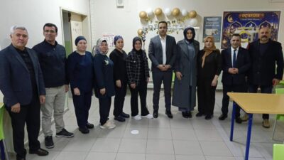 Sarıgöl Kaymakamı Halil Dalak, Hayriye Ertürk Anadolu Lisesi’nde düzenlenen iftar