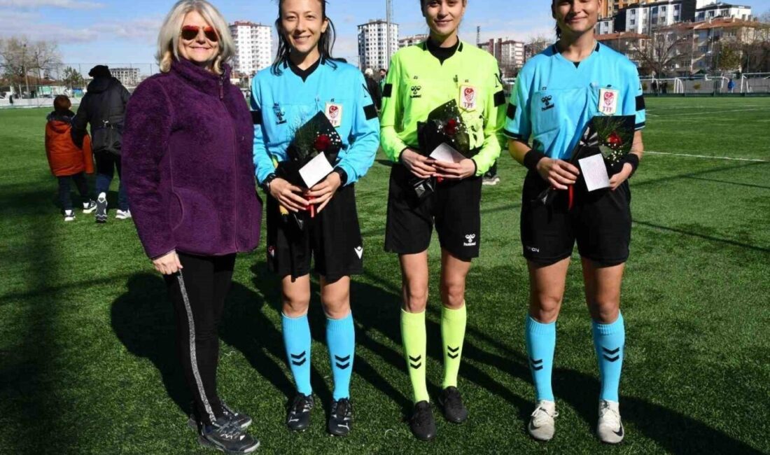 Kayseri’de 8 Mart Dünya Kadınlar Günü dolayısıyla oynanan Argıncıkspor-Döğergücü ve