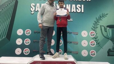 Kayserili atlet Mert Baltacı, Bursa’da düzenlenen U14 Türkiye Salon Atletizm