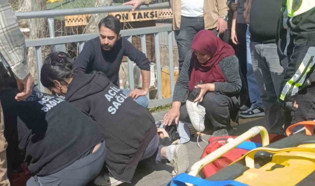 Antalya’nın Manavgat ilçesinde yolun karşısına geçmek isteyen 14 yaşındaki kıza