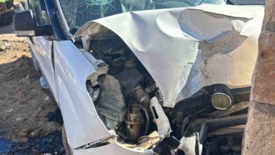 Mardin’in Mazıdağı ilçesinde meydana gelen trafik kazasında 2 kişi yaralandı.