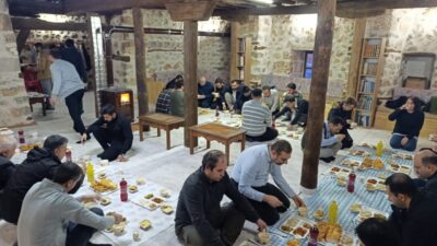 Kaymakam Emirhan Arıkan, Kemaliye İlçe Müftülüğü tarafından düzenlenen iftar programına