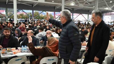 Kemer Belediye Başkanı Necati Topaloğlu ev sahipliğinde düzenlenen iftar programlarının