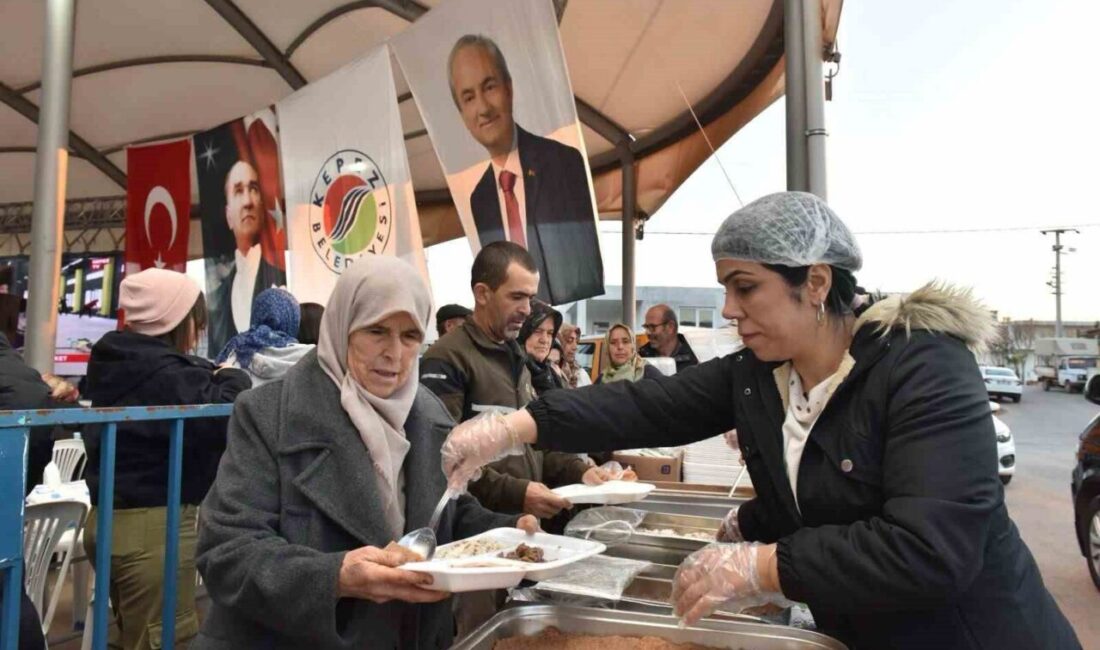 Kepez Belediyesi, Başköy Mahallesi pazar yerinde düzenlenen iftar yemeğinde Odabaşı