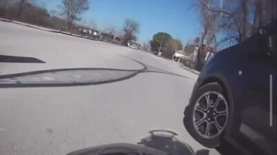 Edirne’nin Keşan ilçesinde hafif ticari araç ile çarpışan motosikletteki 2