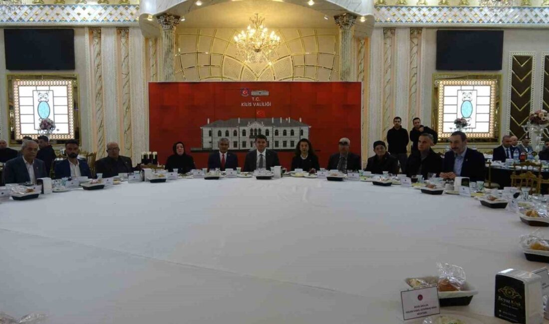 Kilis Valisi Ömer Kalaylı, Ramazan ayının 21. gününde muhtarlarla iftar