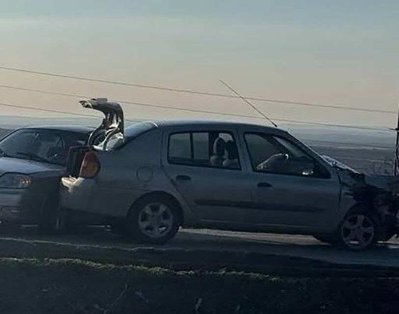 Kilis-Gaziantep karayolunda iki otomobilin çarpıştığı kazada ağır yaralanan sürücü, kaldırıldığı
