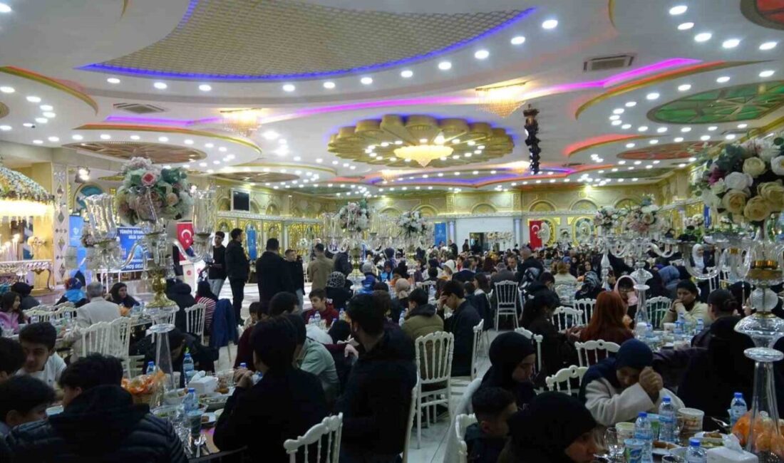 Kilis’te Dünya Yetimler Günü kapsamında düzenlenen iftar programında Vali Ömer