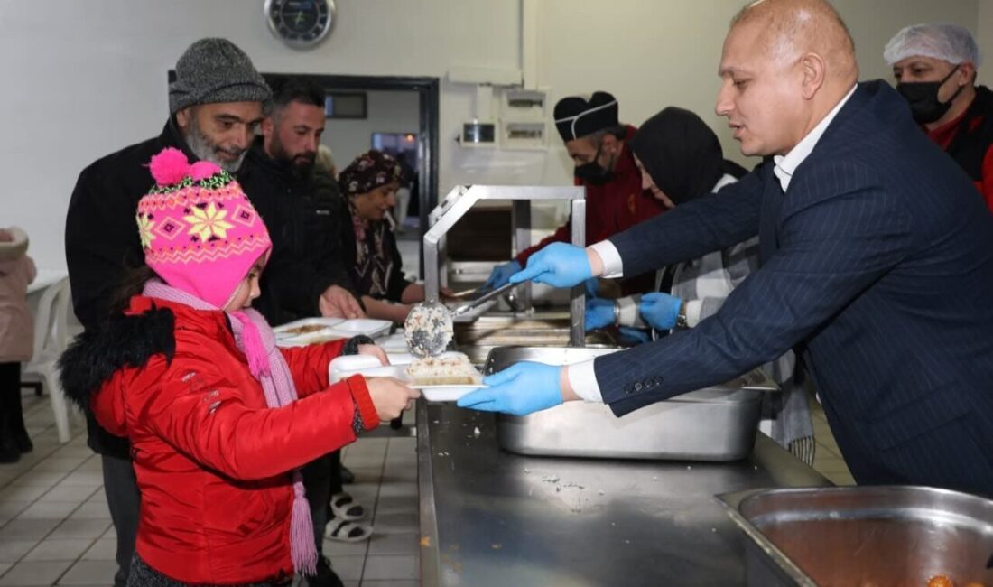 Kırıkkale Belediye Başkanı Ahmet Önal, Ramazan ayı dolayısıyla düzenlenen iftar