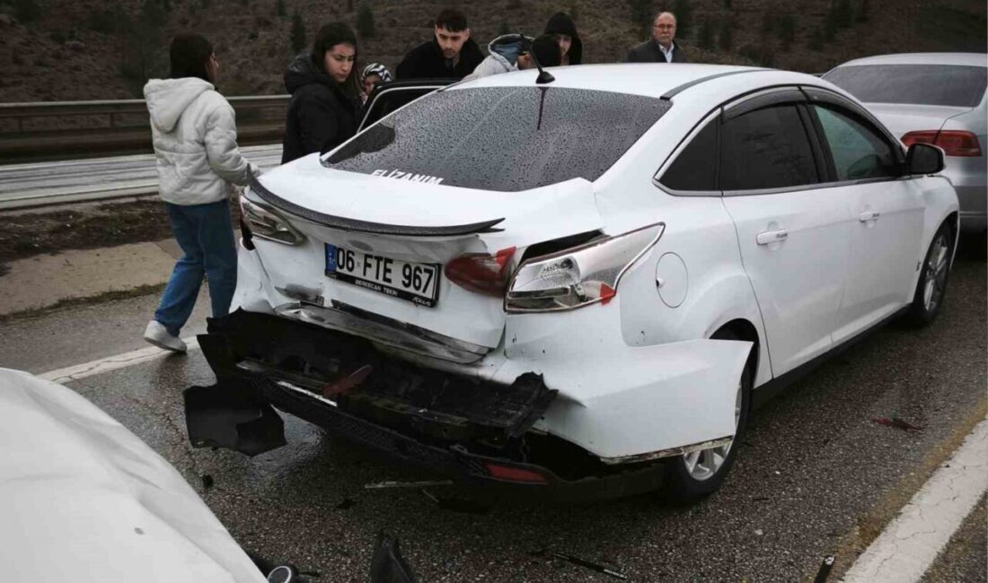 Kırıkkale’de 3 aracın karıştığı zincirleme kazada aynı aileden 3 kişi