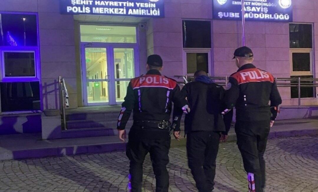 Kırklareli’nde polis ekiplerince yapılan denetimlerde aranan 8 şahıs yakalandı. Kırklareli