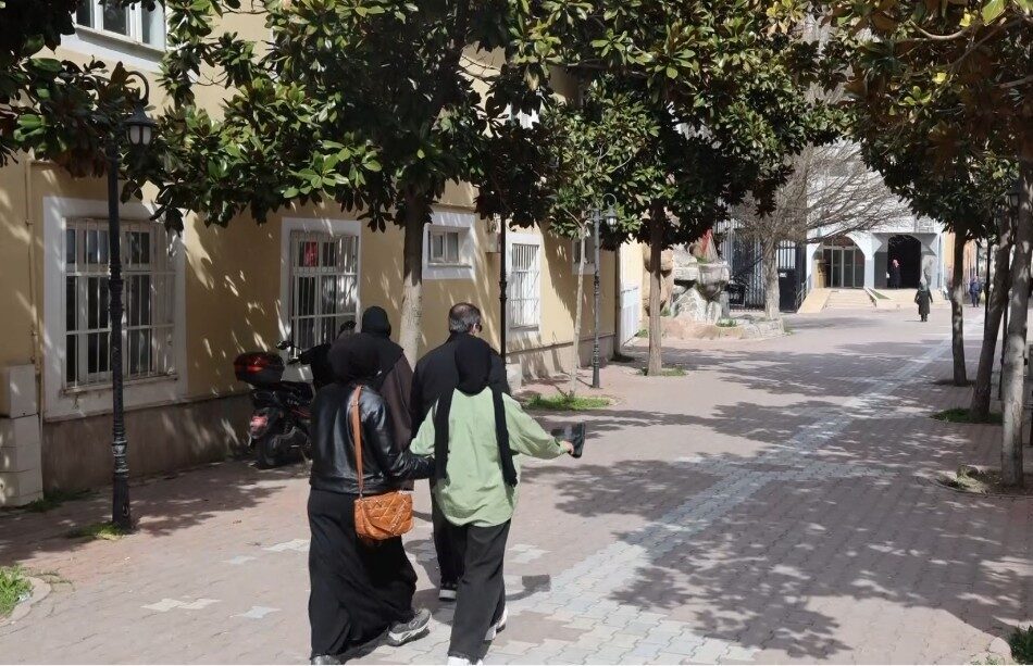 KIRŞEHİR (İHA) – Kırşehir’de bayram öncesi tarihi çarşılarda yoğunluk başlarken,