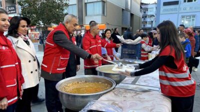 Türk Kızılay Alaşehir Şubesi tarafından Ramazan ayı dolayısıyla Cumhuriyet ve
