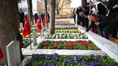 Kocaeli’de Ramazan Bayramı dolayısıyla Bağçeşme Namazgah ve Polis Şehitliği’nde hüzünlü