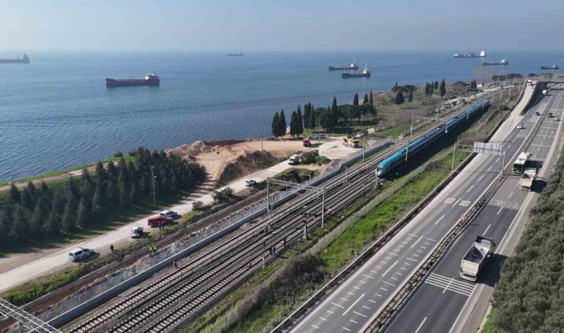 Kocaeli’nin Körfez ilçesinde yüksek hızlı trenin (YHT) önüne atlayan bir