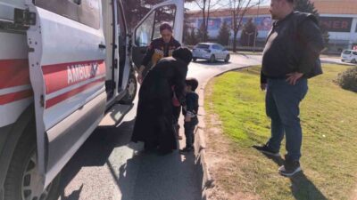 Bursa’nın İnegöl ilçesinde kontrolden çıkan motosikletin devrildiği kazada 2’si çocuk