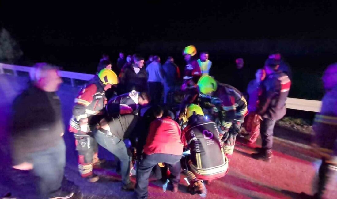 Balıkesir’de kontrolden çıkan otomobilin şarampole uçması sonucu meydana gelen trafik