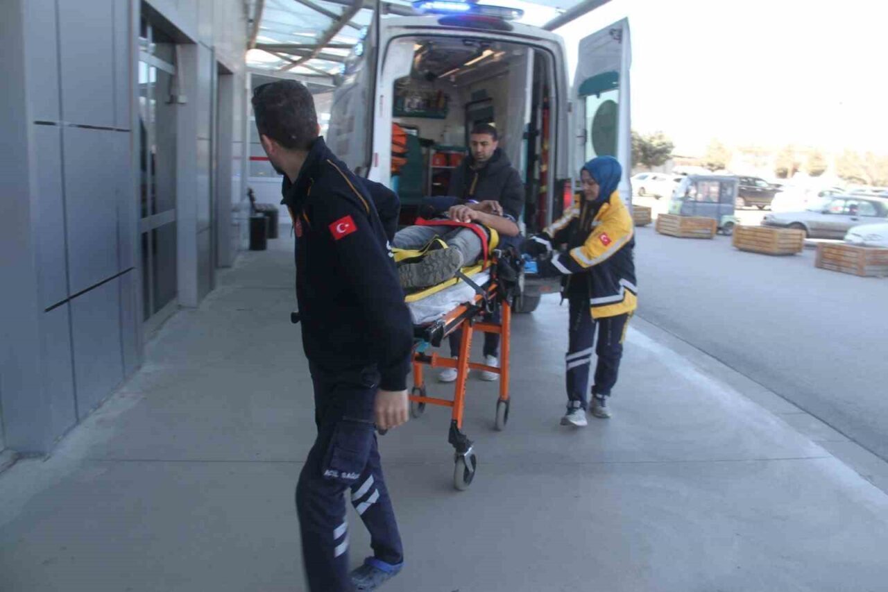 Konya’nın Beyşehir ilçesinde inşaattan düşen işçi yaralandı. Olay, Beyşehir’in Bahçelievler