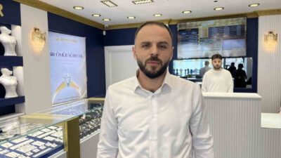 Konya’da maskeli 3 kişi, biber gazı kullanarak girdikleri kuyumcudan 8