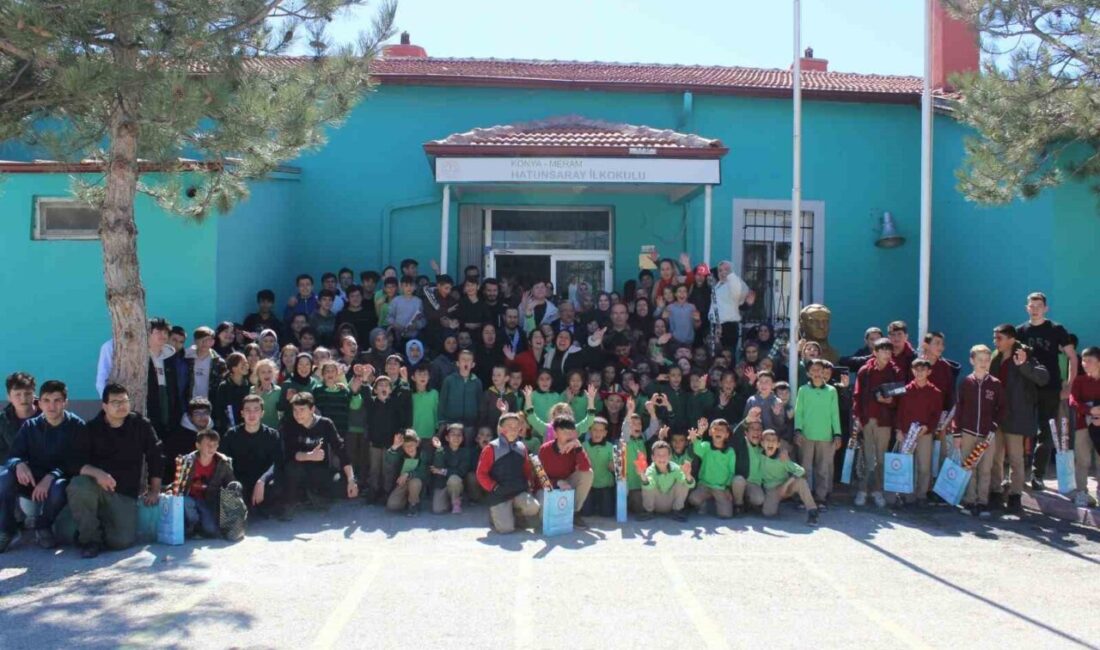 Konya’da Maarifin Gölgesinde Ramazan Etkinliğinde, öğrencilere bayramlık, ayakkabı, bayram harçlığı