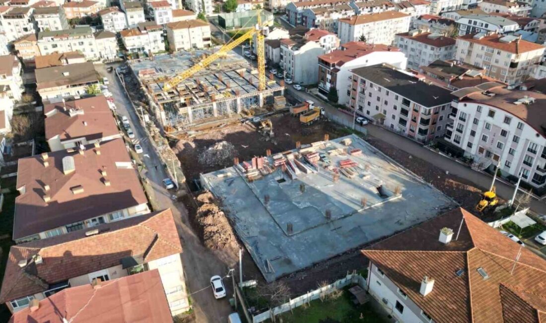 Körfez ilçesindeki Güney Mahallesi’nde yapımı süren kapalı spor kompleksinde fiziki