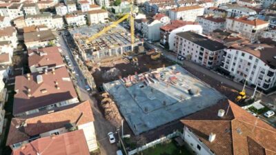 Körfez ilçesindeki Güney Mahallesi’nde yapımı süren kapalı spor kompleksinde fiziki