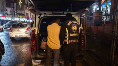 İstanbul Küçükçekmece’de trafikte yaşanan tartışma sonrası yapılan çalışmada araç sürücüsü