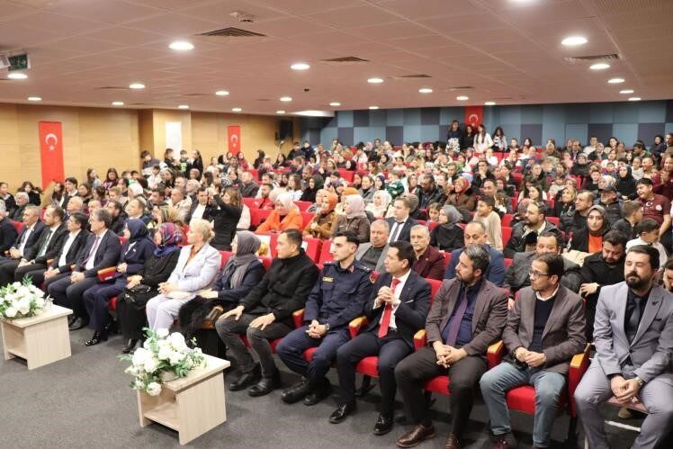 Bilecik’in Gölpazarı ilçesinde Gazimihal Ortaokulu tarafından hazırlanan Kültür Gecesi, Kültür