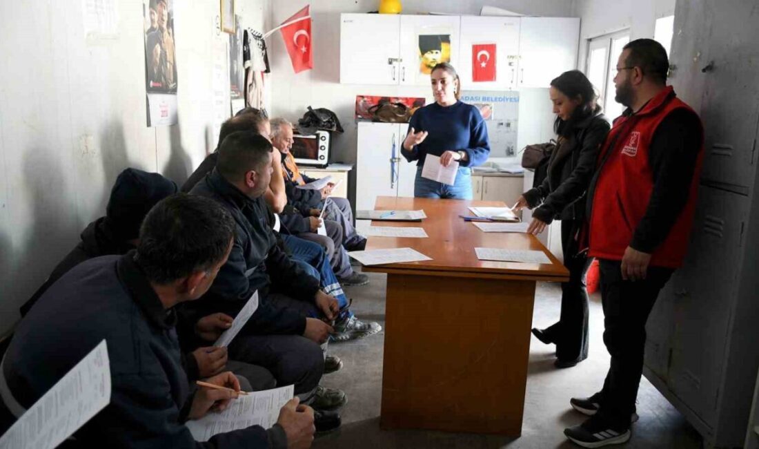 Kuşadası Belediyesi tarafından bünyesinde görev yapan personele, iş sağlığı ve