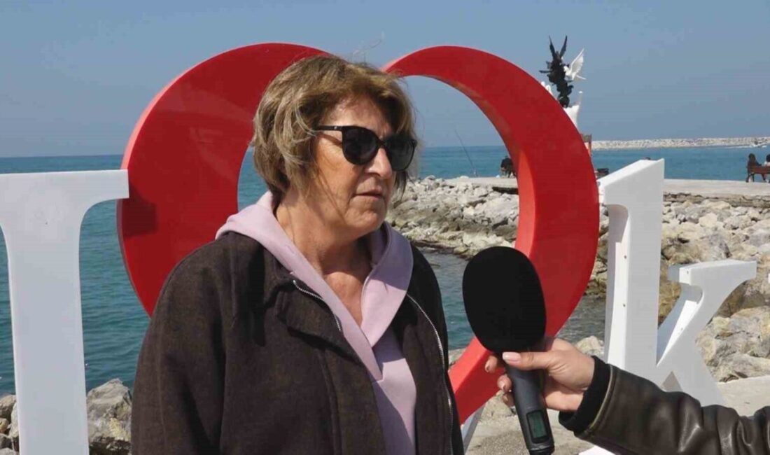 Başkan Ömer Günel’in gözaltına alınmasının ardından vatandaşlar, Başkan Ömer Günel’in