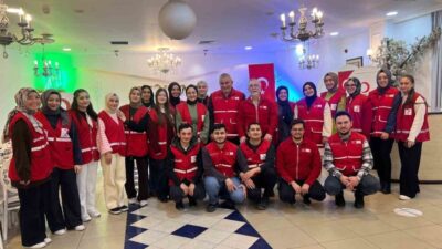 Kütahya’nın Tavşanlı ilçesinde Türk Kızılay Tavşanlı Şubesi tarafından düzenlenen iftar