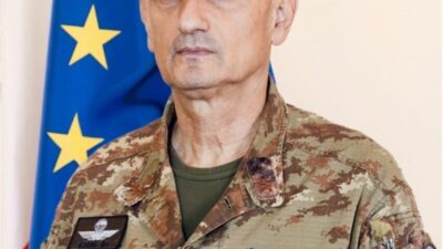 İtalya Genelkurmay Başkanı General Luciano Portolano, Kuveyt’te İtalyan askerlerinin bulunduğu